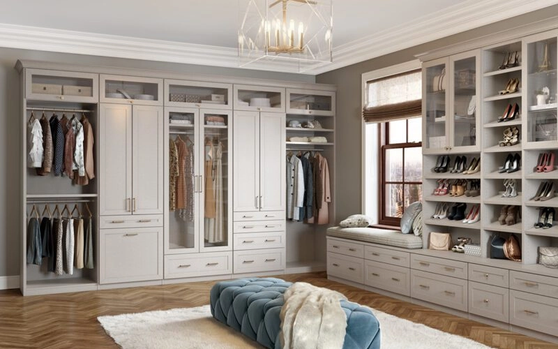 Storage Benches In a Walk-In Closet